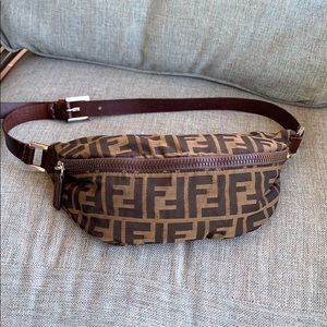 fendi fur fanny pack